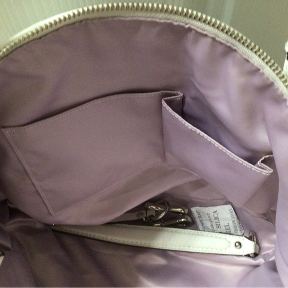 Ivory Coach Leather Tote Handbag - Picture 7 of 16